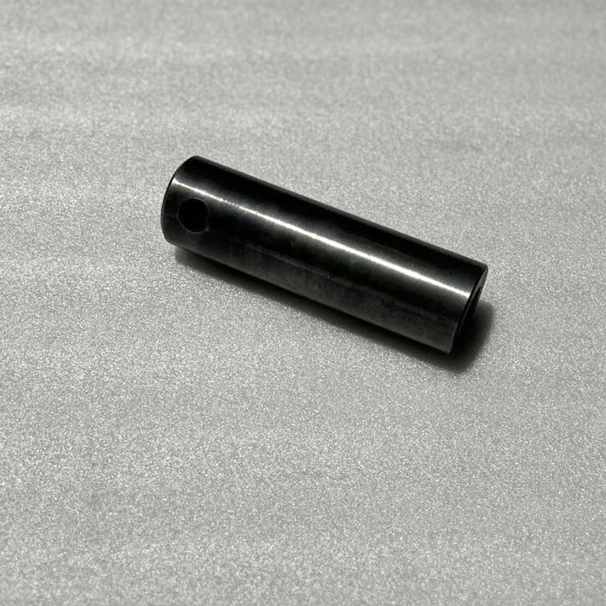 Upper cylinder pivot pin